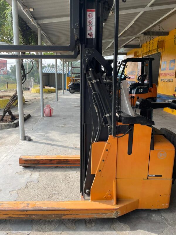 Electric Stacker (2008)