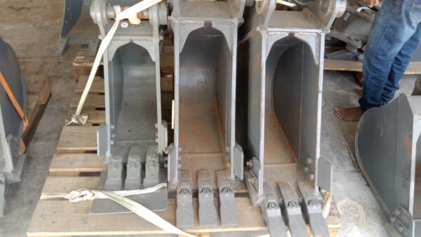 Mini Excavator Digging Bucket (25 mm Pin)