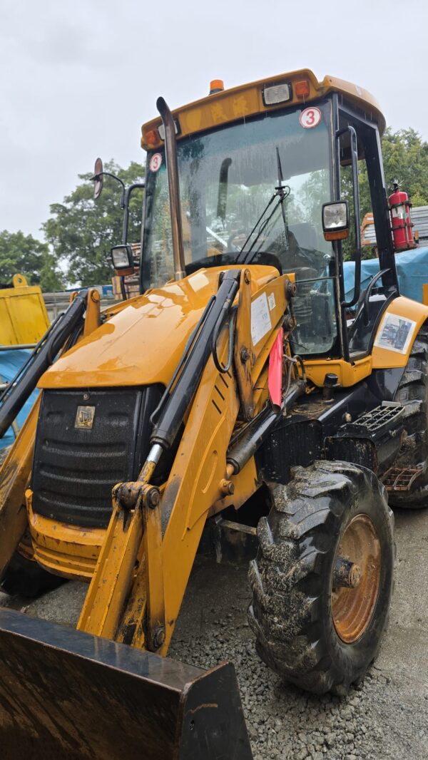JCB 2x4 backhoe loader