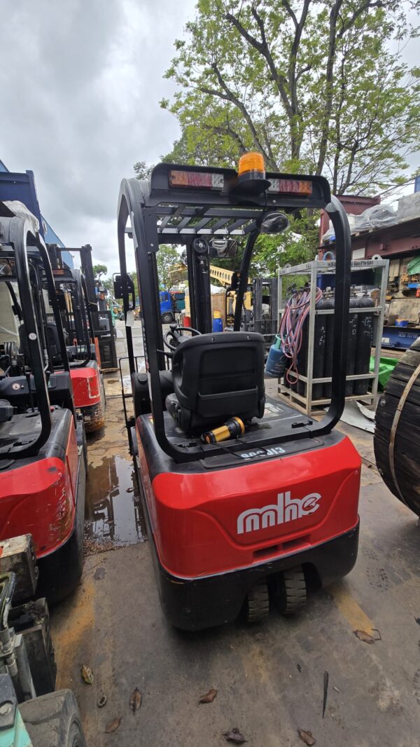 Demag ME 318 Electric Forklift