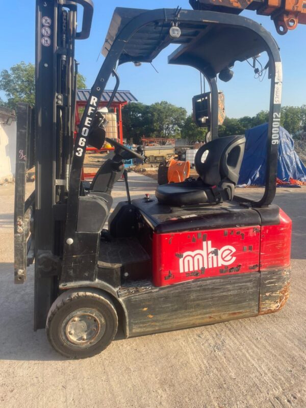 Demag ME 318 Electric Forklift